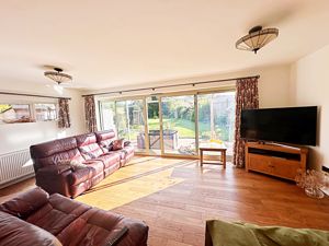 Lounge 1- click for photo gallery